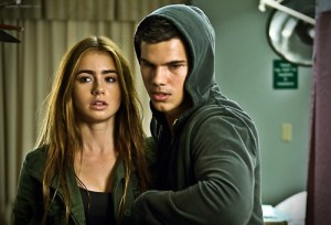 Lily-Collins-Abduction