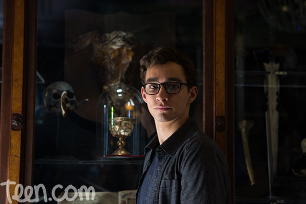 Robert Sheehan as Simon Lewis