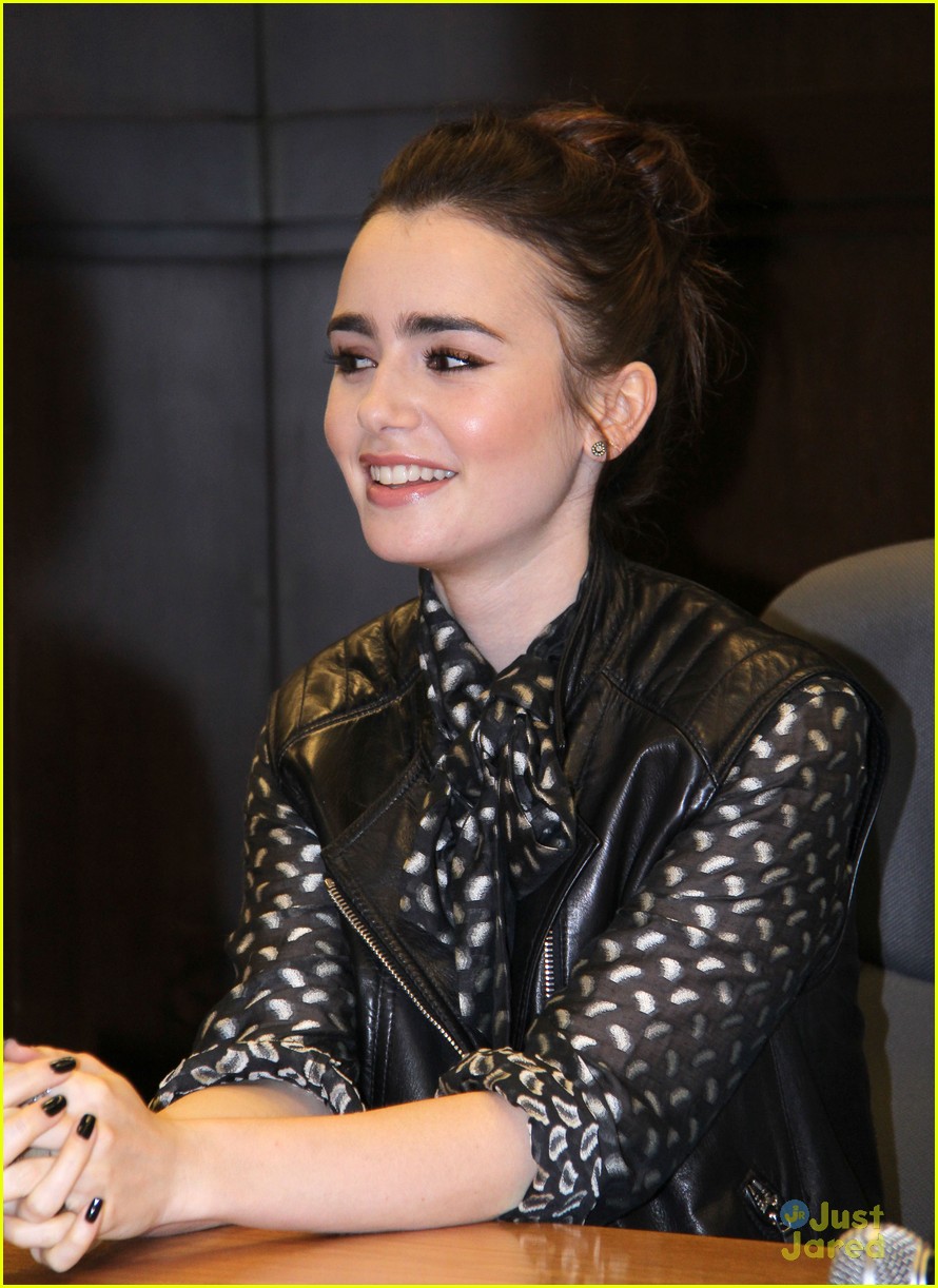 Exclusive… Lily Collins Attends Cassandra Clare Book&nbsp;Signing