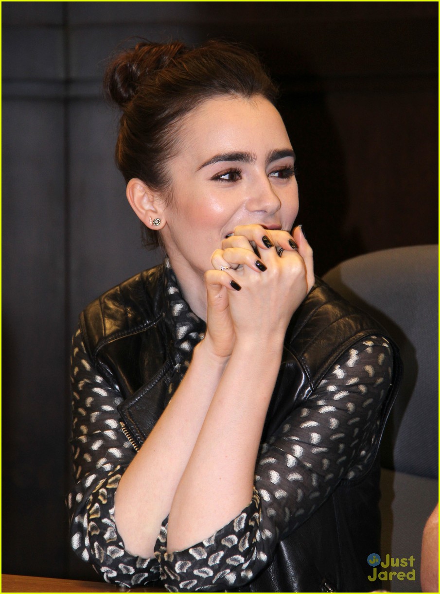 Exclusive… Lily Collins Attends Cassandra Clare Book&nbsp;Signing