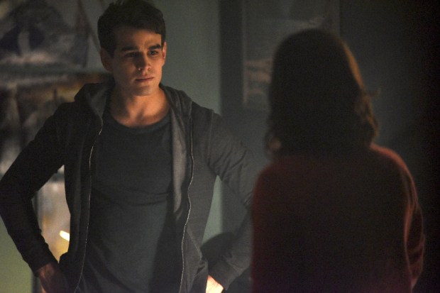 SHADOWHUNTERS - "Dust and Shadows" - Clary takes desperate actions after the attack on the Institute in “Dust and Shadows,” an all new episode of “Shadowhunters,” airing MONDAY, JANUARY 30 (8:00 – 9:00 PM EDT) on Freeform. (Freeform/John Medland) ALBERTO ROSENDE